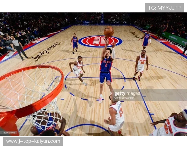 46+12+11+5！乔丹级别数据回归，坎宁安站上历史镜头