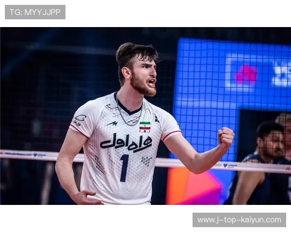 伊朗男排高点暴扣直下得分，惊艳全场！